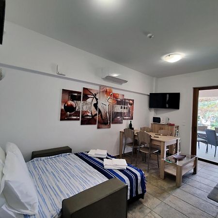 Arokariapartments โคโรนิ ภายนอก รูปภาพ
