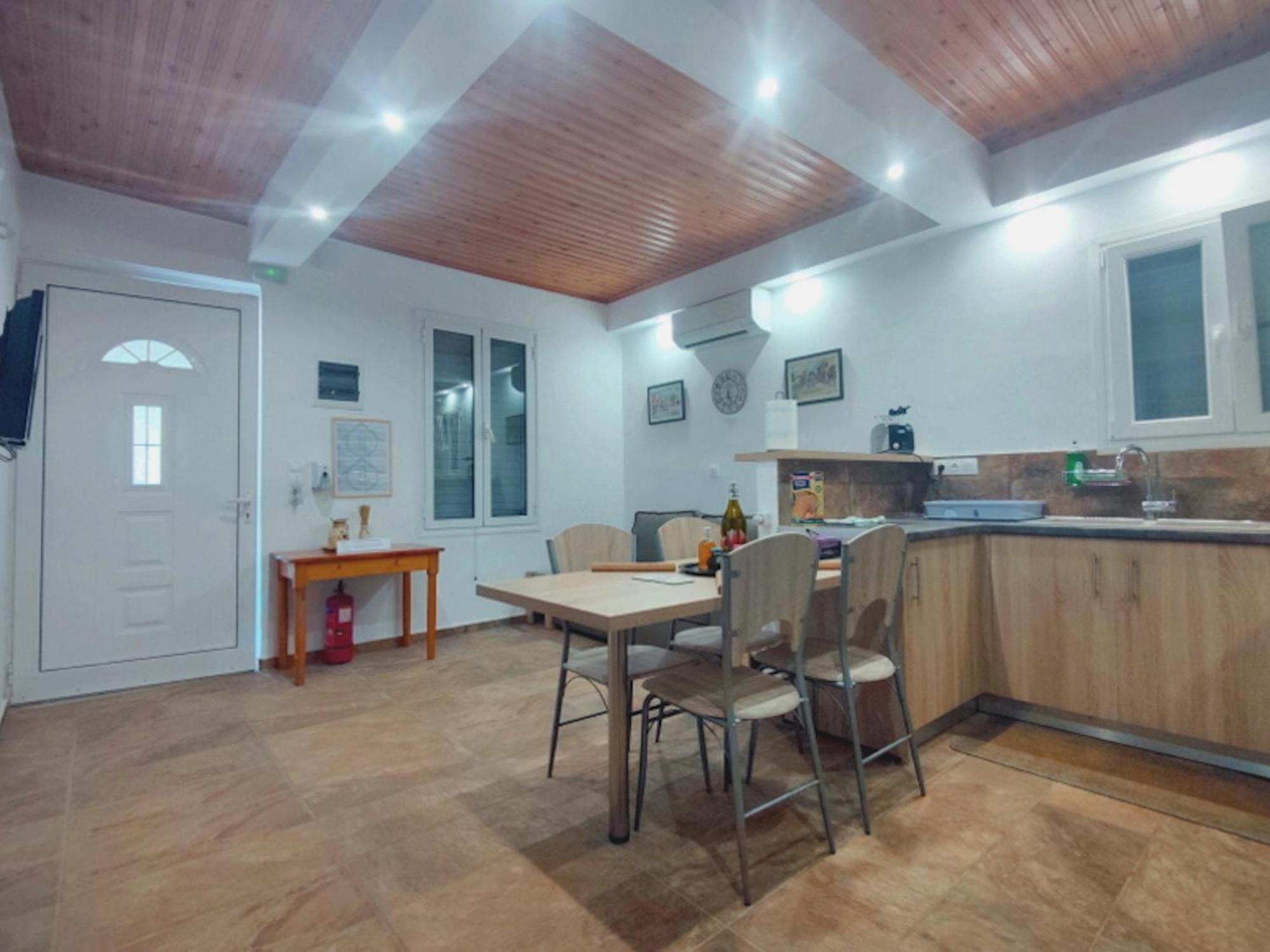 Arokariapartments โคโรนิ ภายนอก รูปภาพ